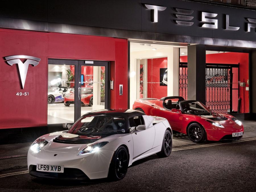  Tesla Roadster Sport 2010 года  (UK) (фото 3 из 13)